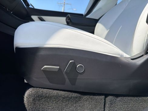 Used 2021 Tesla Model Y Long Range AWD/4WD image 14