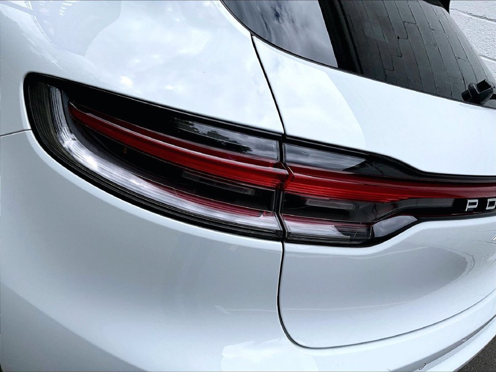 Certified 2023 Porsche Macan S AWD/4WD image 31