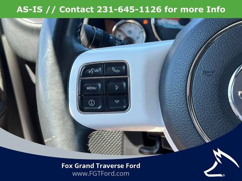 Used 2014 Jeep Wrangler Unlimited Sahara w/ Dual Top Group AWD/4WD image 18