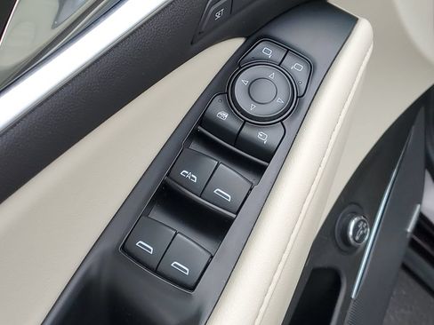 Used 2022 Buick Enclave Avenir w/ Avenir Technology Package AWD/4WD image 22