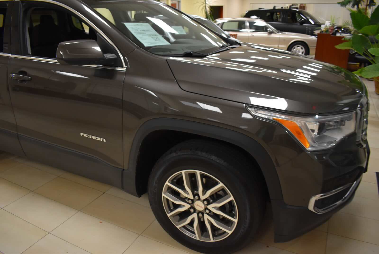Used 2019 GMC Acadia SLE w/ Driver Alert Package I AWD/4WD image 70