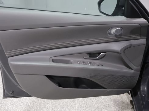 Used 2025 Hyundai Elantra SEL FWD image 12