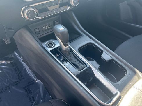 Used 2025 Nissan Sentra SV image 35