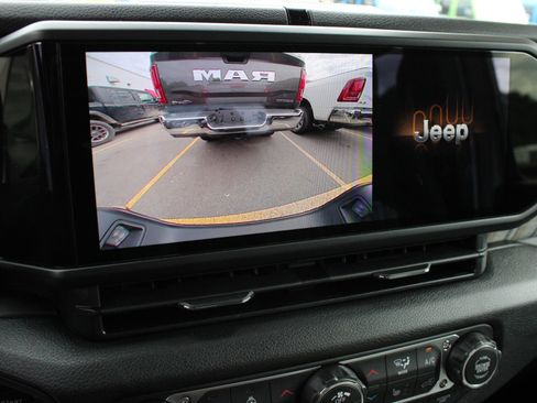 New 2026 Jeep Gladiator Sport AWD/4WD image 36