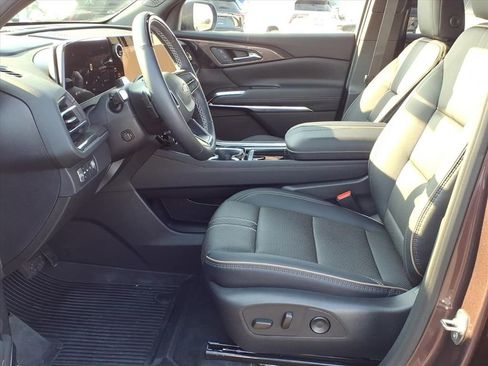 New 2026 Chevrolet Traverse High Country w/ LPO, Floor Liner Package image 4