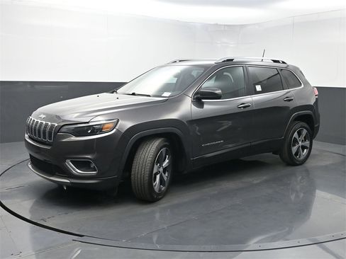 Used 2019 Jeep Cherokee Limited image 21