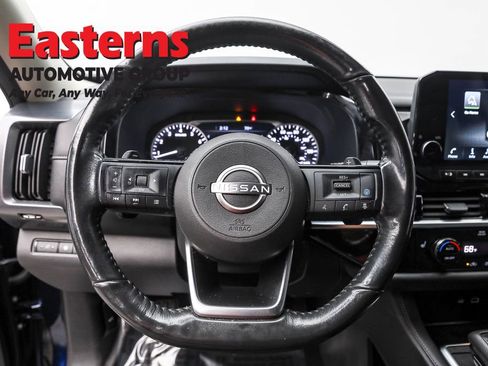 Used 2024 Nissan Pathfinder SL AWD/4WD image 10