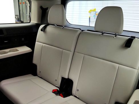 Used 2025 Hyundai Santa Fe Calligraphy AWD/4WD image 22