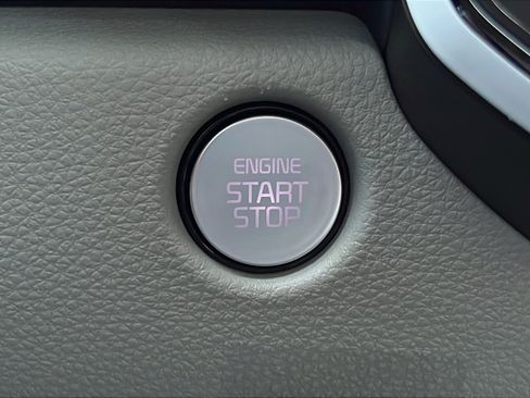New 2026 Kia Carnival EX FWD image 25