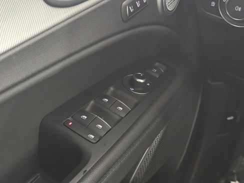 Used 2023 Alfa Romeo Stelvio Veloce AWD/4WD image 18