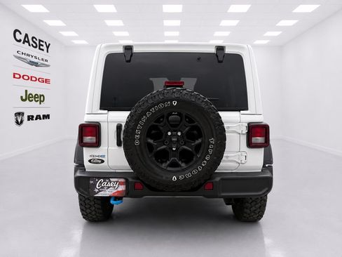 Used 2023 Jeep Wrangler Unlimited w/ Cold Weather Group AWD/4WD image 7