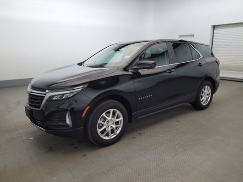 Used 2024 Chevrolet Equinox LT image 2