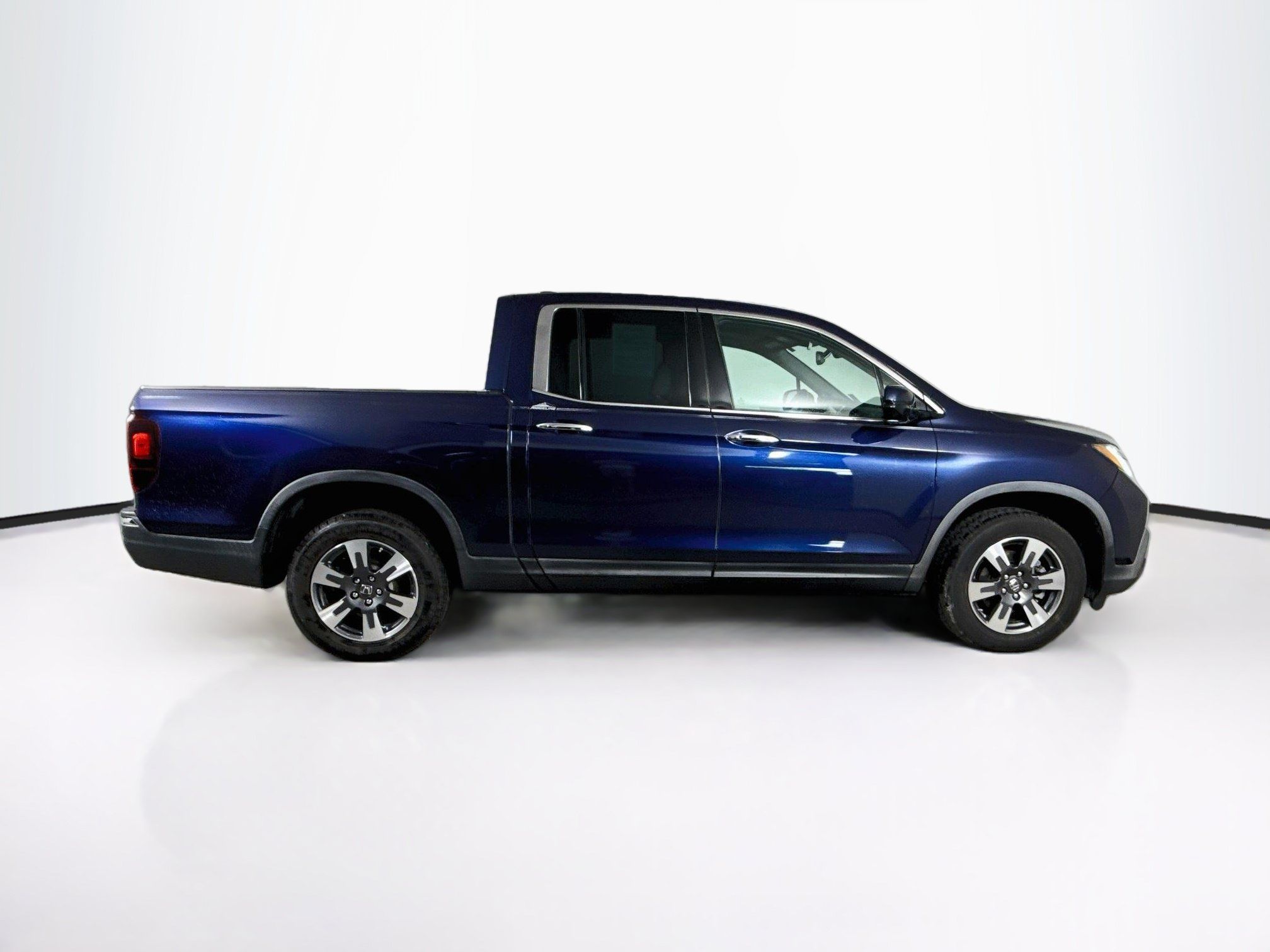 Used 2019 Honda Ridgeline RTL-E image 2