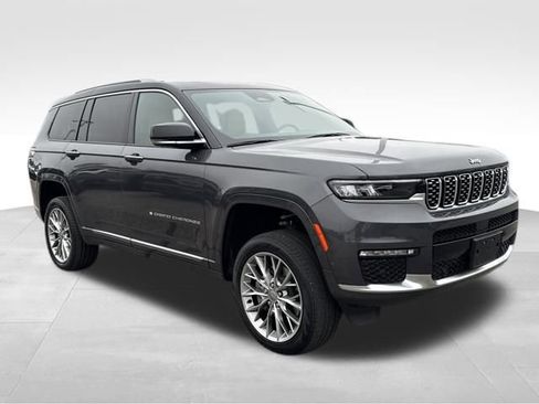 Used 2023 Jeep Grand Cherokee L Summit w/ Luxury Tech Group V image 7