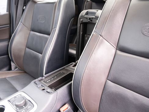 Used 2014 Jeep Grand Cherokee Overland w/ Mopar Chrome Edition Group image 10