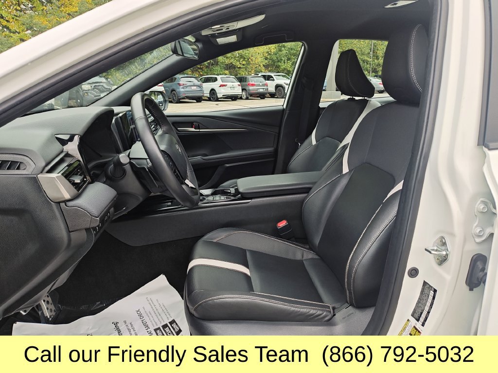 Certified 2025 Toyota Camry SE FWD image 10