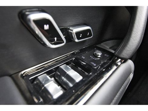 Used 2024 Land Rover Range Rover Sport SE AWD/4WD image 19