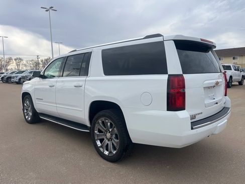 Used 2017 Chevrolet Suburban Premier image 5