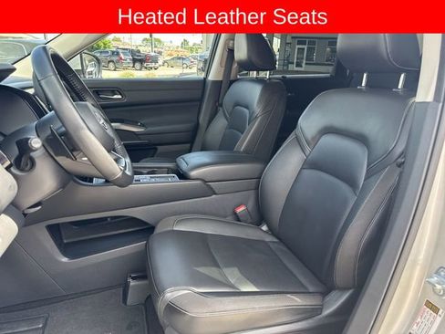 Used 2025 Nissan Pathfinder SL FWD image 19