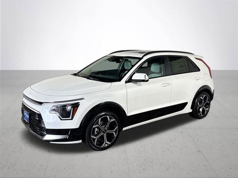 New 2025 Kia Niro EX Touring image 2