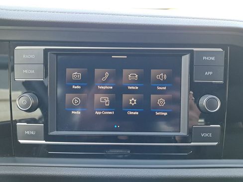 Used 2024 Volkswagen Jetta SE image 21