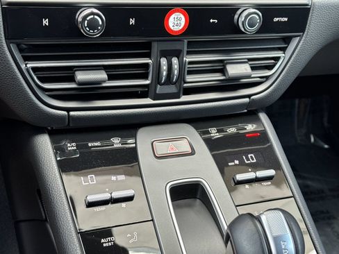 Certified 2026 Porsche Macan AWD/4WD image 25