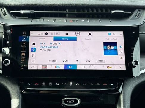 New 2026 Jeep Grand Cherokee Altitude image 17