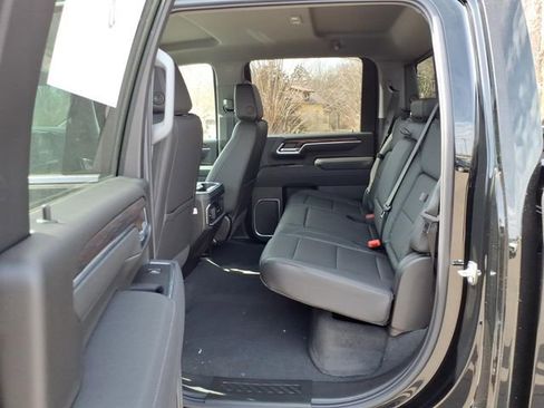 New 2026 GMC Sierra 3500 SLT w/ SLT Premium Package AWD/4WD image 11