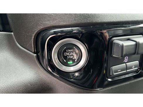 Used 2024 Chevrolet Silverado 1500 LTZ image 21