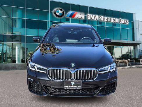 Used 2023 BMW 530e w/ M Sport Package image 2
