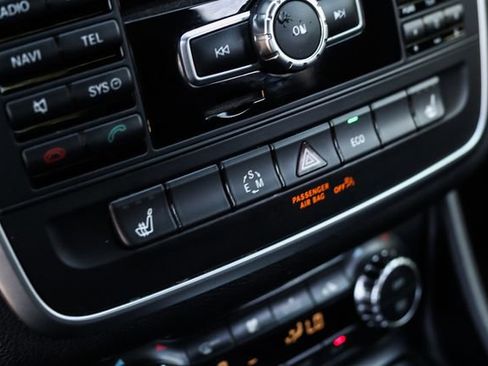 Used 2014 Mercedes-Benz CLA 250 image 30