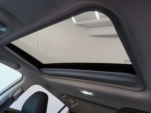 Used 2025 Subaru Crosstrek 2.5i Limited w/ Crosstrek Mirror Package image 22