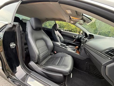 Used 2011 Mercedes-Benz E 550 Cabriolet image 16