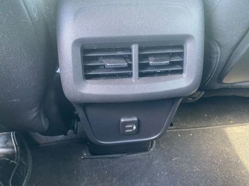 Used 2024 GMC Terrain SLE w/ Elevation Edition FWD image 25