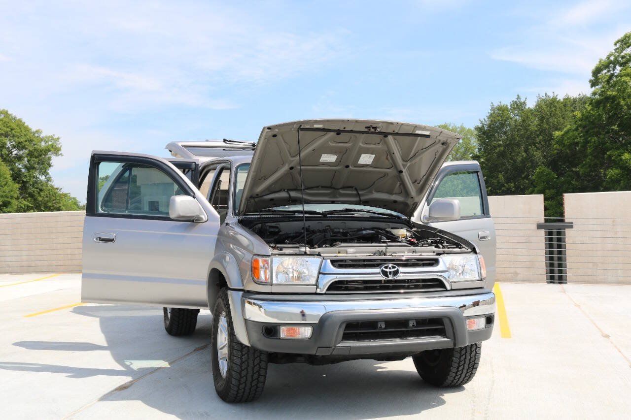 Used 2002 Toyota 4Runner SR5 AWD/4WD image 60