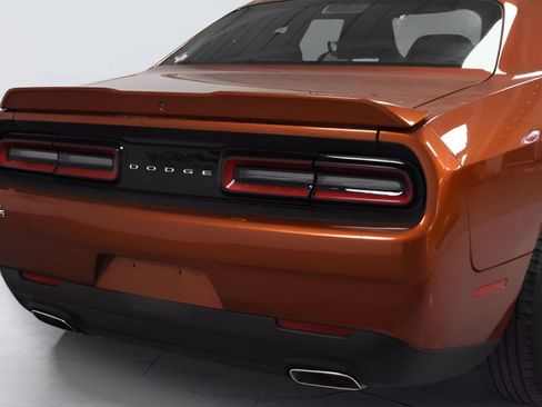 Used 2021 Dodge Challenger SXT image 3