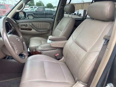 Used 2004 Toyota Sequoia Limited RWD image 10