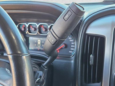 Used 2018 GMC Sierra 1500 SLT w/ Enhanced Driver Alert Package image 10