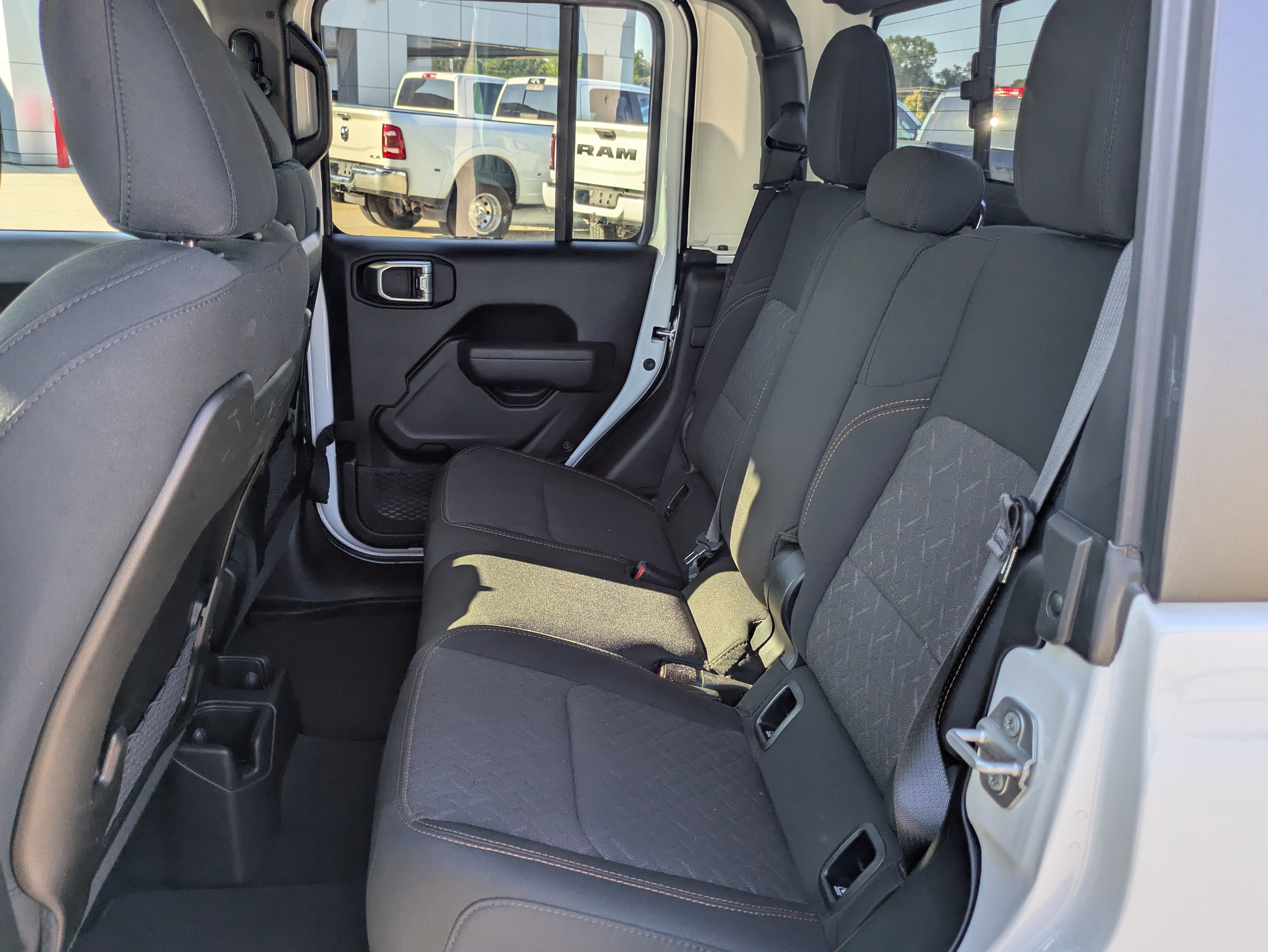 Used 2026 Jeep Gladiator Mojave AWD/4WD image 7