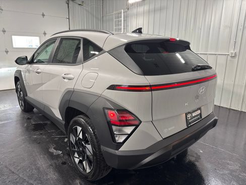 Used 2024 Hyundai Kona SEL AWD/4WD image 3