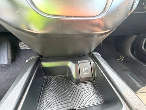 Used 2018 Honda CR-V Touring image 13