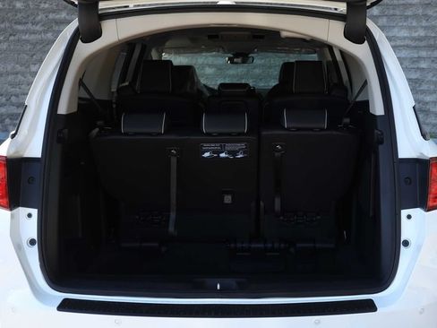 New 2026 Honda Odyssey Touring image 9