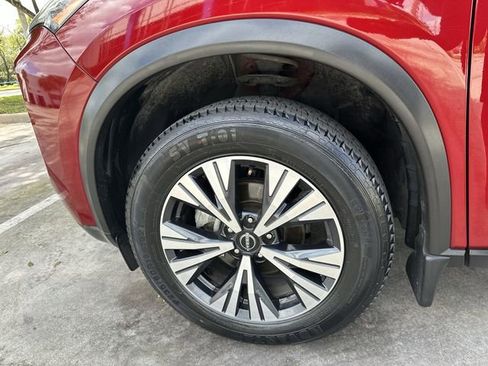 Used 2023 Nissan Rogue SV image 11