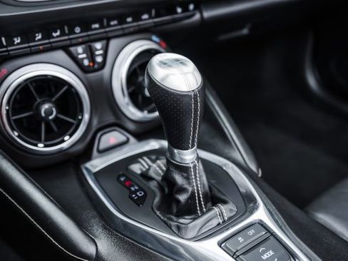 Used 2016 Chevrolet Camaro LT RWD image 13