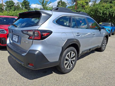 Used 2025 Subaru Outback AWD/4WD image 6