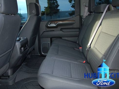 Used 2022 Chevrolet Silverado 1500 LT RWD image 12