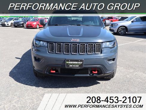 Used 2018 Jeep Grand Cherokee Trailhawk AWD/4WD image 2