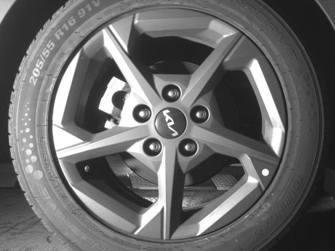 Used 2025 Kia K4 LXS image 15