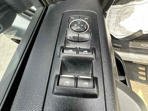 Used 2017 Ford F150 Raptor w/ Equipment Group 802A Luxury AWD/4WD image 28