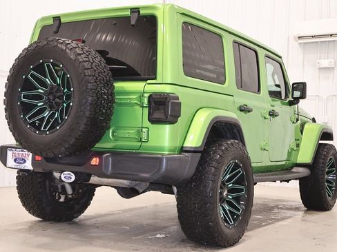 Used 2019 Jeep Wrangler Unlimited Sahara w/ Uconnect 4C Nav & Sound Group image 10